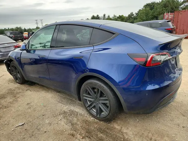 7SAYGDEE3NF317583 — 2022 Tesla Model Y, фото 2 с аукциона Copart, Передняя часть