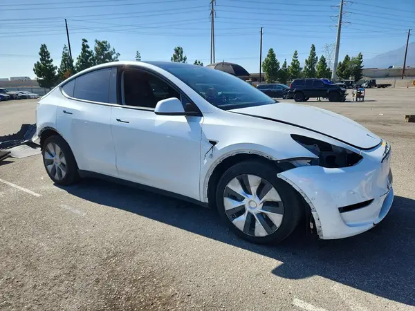 7SAYGDEE6NF445848 — 2022 Tesla Model Y, фото 4 с аукциона Copart, Передняя часть