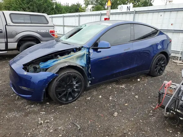 7SAYGDEE0NF386019 — 2022 Tesla Model Y, Передняя часть (Front End), фото до ремонта