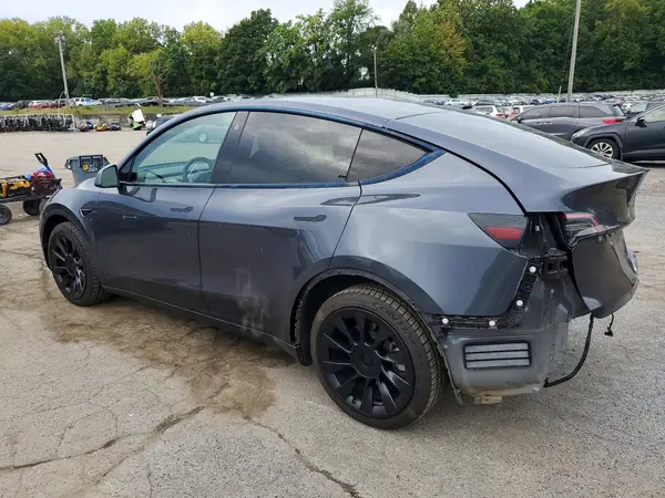 7SAYGDEE2NA009267 — 2022 Tesla Model Y, фото 2 с аукциона Copart, Задняя часть