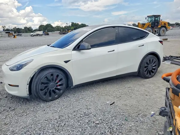 7SAYGDEF9NF374198 — 2022 Tesla Model Y, Передняя часть (Front End), фото до ремонта