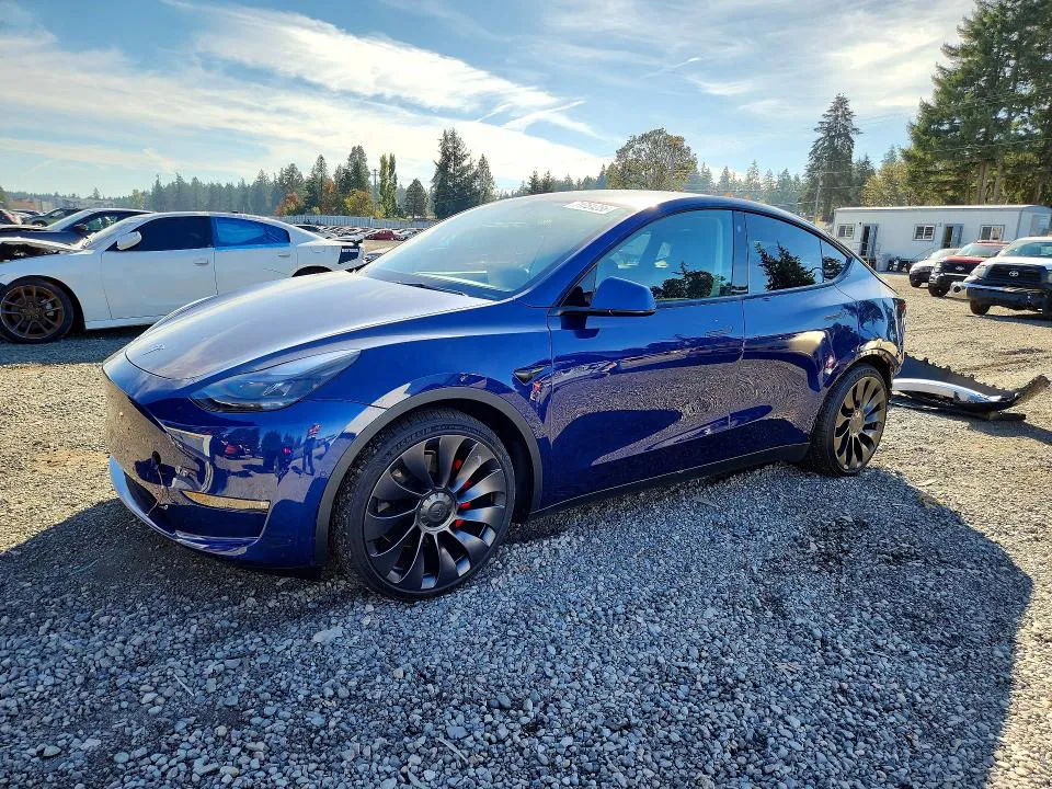 2022 Tesla Model Y VIN 7SAYGDEF3NF365867 фото 1