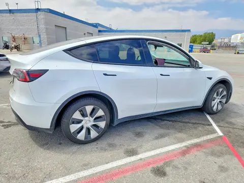 2022 Tesla Model Y VIN 7SAYGDEE8NF327641 фото 3