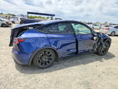 2023 Tesla Model Y VIN 7SAYGDEE8PF900461 фото 3