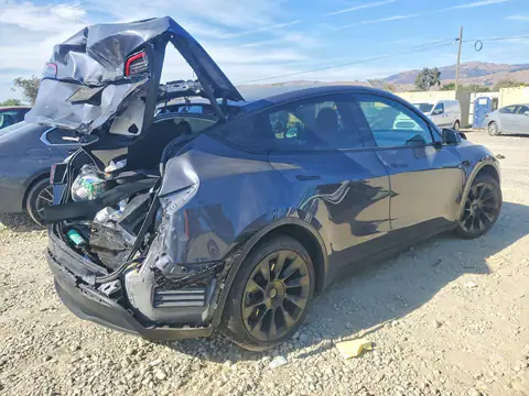 2023 Tesla Model Y VIN 7SAYGDEDXPF946347 фото 3