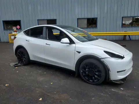 7SAYGDEEXPF685715 — 2023 Tesla Model Y, фото 4 с аукциона Copart 14.10.2026, Передняя часть