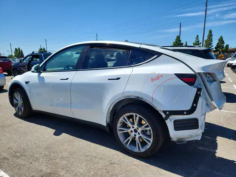 2023 Tesla Model Y VIN 7SAYGDEE3PF635674 фото 2