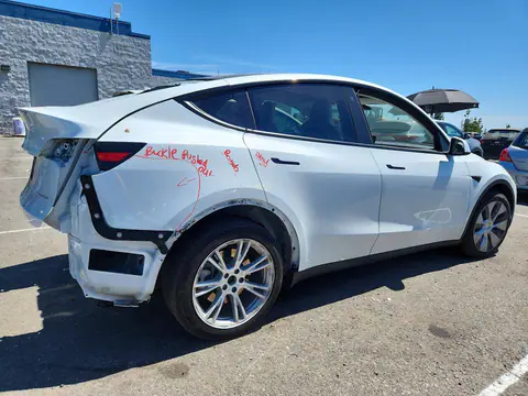 2023 Tesla Model Y VIN 7SAYGDEE3PF635674 фото 3