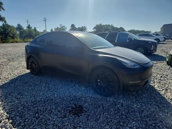 7SAYGDEE3PA074681 — 2023 Tesla Model Y, фото 4 с аукциона Copart, Передняя часть