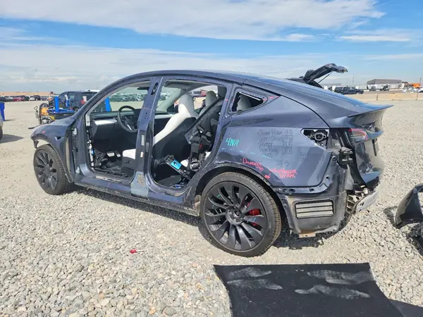 7SAYGDEF1PF711000 — 2023 Tesla Model Y, фото 2 с аукциона Copart, Боковая часть