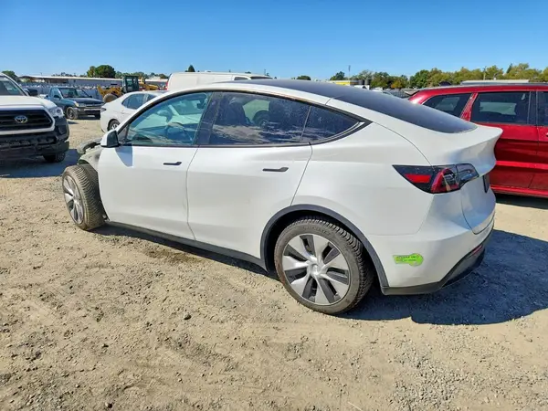7SAYGDEE2PF671002 — 2023 Tesla Model Y, фото 2 с аукциона Copart 29.09.2026, Передняя часть