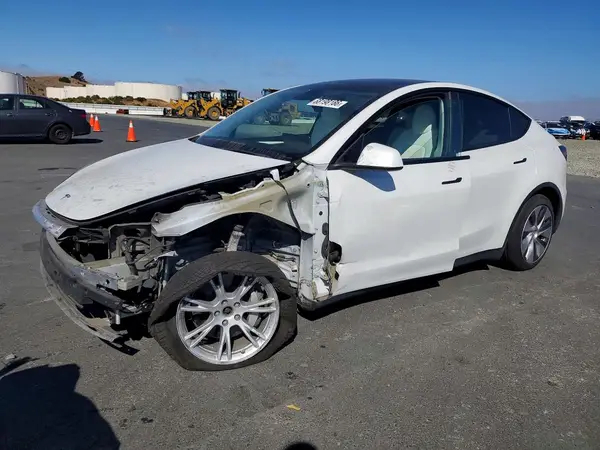 7SAYGDEEXPF740759 — 2023 Tesla Model Y, Передняя часть (Front End), фото до ремонта