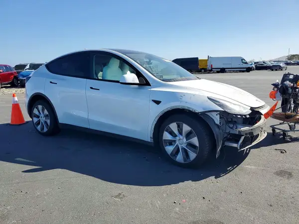 7SAYGDEEXPF740759 — 2023 Tesla Model Y, фото 4 с аукциона Copart 30.09.2026, Передняя часть