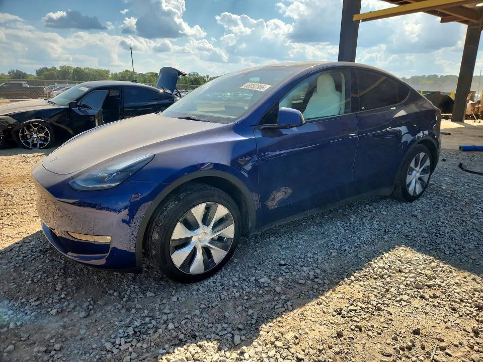 2023 Tesla Model Y VIN 7SAYGDEEXPF799701 фото 1