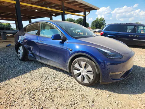 2023 Tesla Model Y VIN 7SAYGDEEXPF799701 фото 4