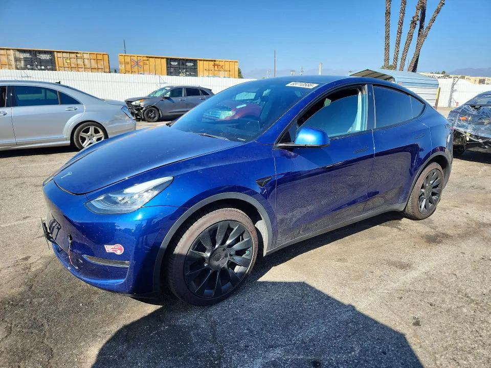 2023 Tesla Model Y VIN 7SAYGDEE7PA029730 фото 1