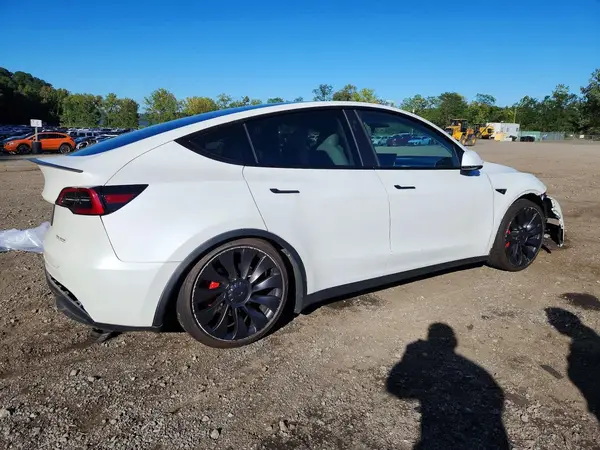 7SAYGDEF3PF773899 — 2023 Tesla Model Y, фото 3 с аукциона Copart, Передняя часть