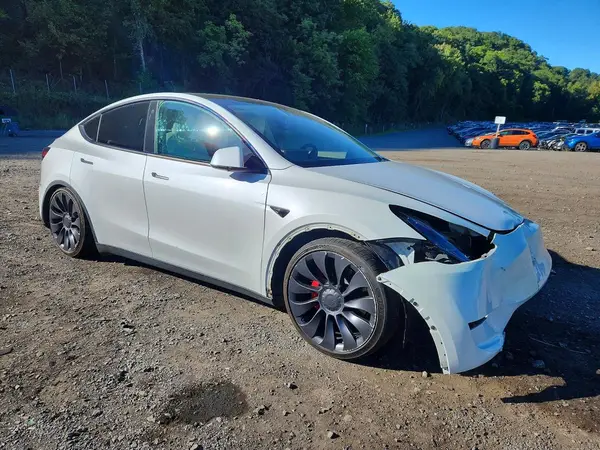 7SAYGDEF3PF773899 — 2023 Tesla Model Y, фото 4 с аукциона Copart, Передняя часть
