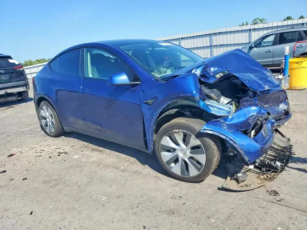 7SAYGAEE0PF703654 — 2023 Tesla Model Y, фото 4 с аукциона Copart, Передняя часть
