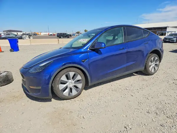 7SAYGDEE3PF639255 — 2023 Tesla Model Y, Боковая часть (Side), фото до ремонта