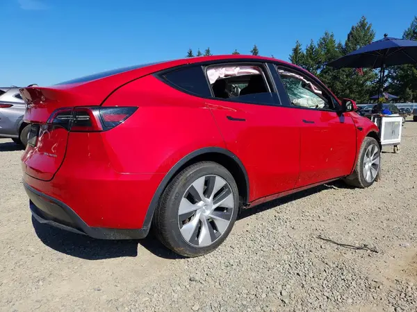7SAYGDEE3PF810859 — 2023 Tesla Model Y, фото 3 с аукциона Copart, Передняя часть
