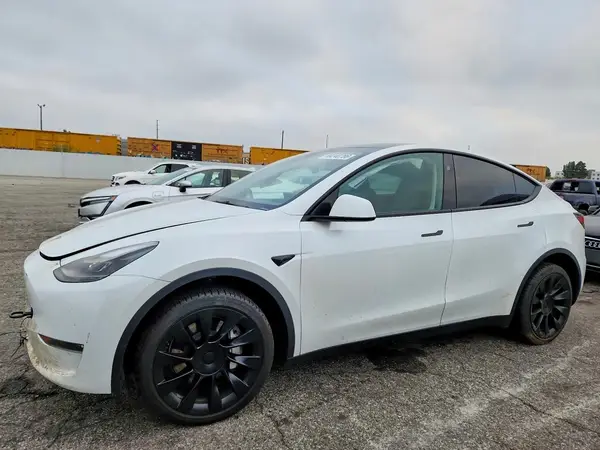 7SAYGDEE6PA188478 — 2023 Tesla Model Y, Боковая часть (Side), фото до ремонта