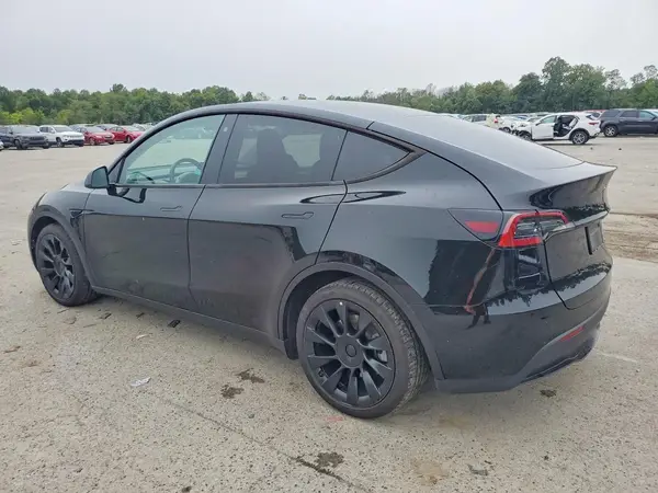 7SAYGDEE3PA025819 — 2023 Tesla Model Y, фото 2 с аукциона Copart 08.10.2026, Передняя часть