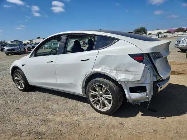7SAYGDEE3PA188132 — 2023 Tesla Model Y, фото 2 с аукциона Copart, Задняя часть