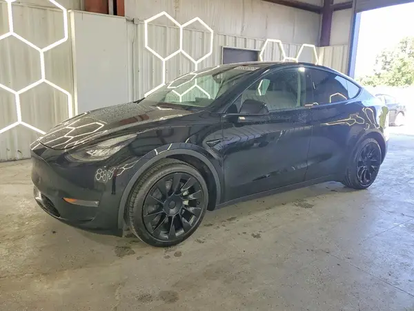 7SAYGAEE8PF584543 Tesla Model Y 2023 — повреждение Мелкие вмятины и царапины, фото до ремонта