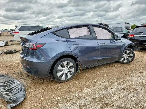7SAYGDEEXPF672396 — 2023 Tesla Model Y, фото 3 с аукциона Copart, Передняя часть