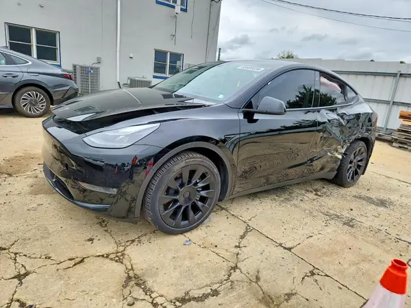 7SAYGAEEXPF605151 — 2023 Tesla Model Y, Боковая часть (Side), фото до ремонта