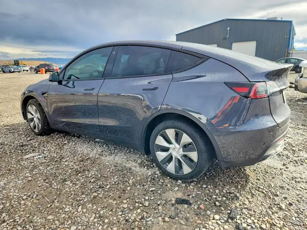 7SAYGDEE2PF615416 — 2023 Tesla Model Y, фото 2 с аукциона Copart, Передняя часть