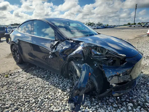 7SAYGDEFXPF941571 — 2023 Tesla Model Y, фото 4 с аукциона Copart, Передняя часть