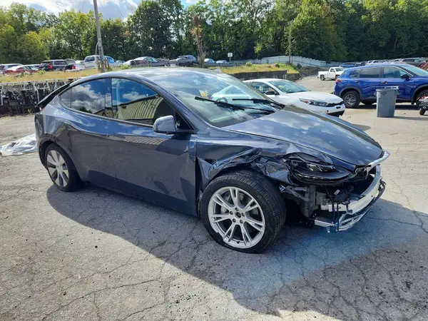 7SAYGDEEXPA209302 — 2023 Tesla Model Y, фото 4 с аукциона Copart 05.10.2026, Передняя часть