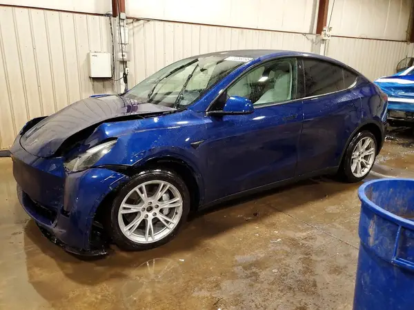 7SAYGDEEXPF670986 — 2023 Tesla Model Y, Передняя часть (Front End), фото до ремонта
