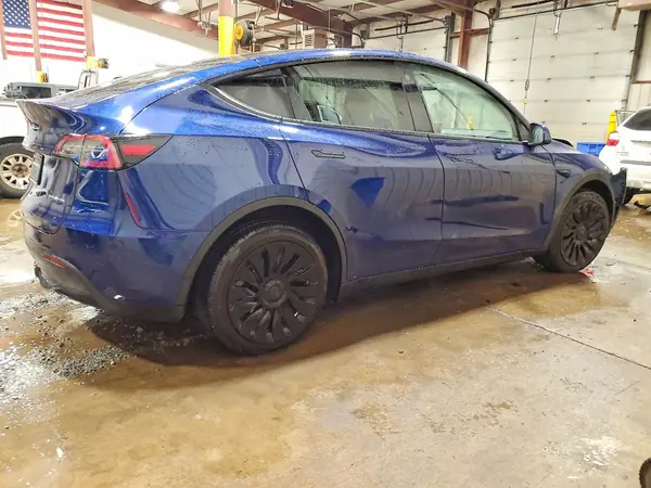 7SAYGDEEXPF670986 — 2023 Tesla Model Y, фото 3 с аукциона Copart 13.10.2026, Передняя часть