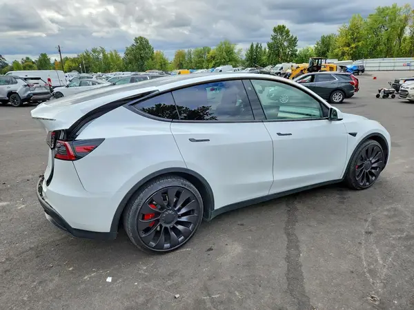 7SAYGDEF7PF778085 — 2023 Tesla Model Y, фото 3 с аукциона Copart, Задняя часть