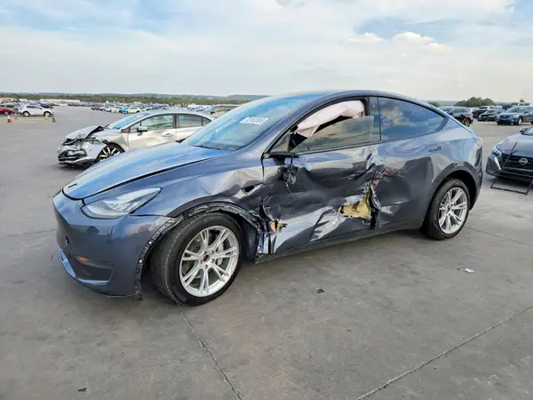 7SAYGDEE4PA103735 — 2023 Tesla Model Y, Боковая часть (Side), фото до ремонта