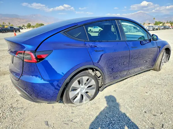 7SAYGAEE4PF615495 — 2023 Tesla Model Y, фото 3 с аукциона Copart, Ходовая часть