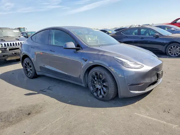 7SAYGAEE0PF833918 — 2023 Tesla Model Y, фото 4 с аукциона Copart, Передняя часть
