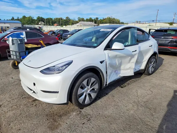 7SAYGDEE1PA111761 — 2023 Tesla Model Y, Боковая часть (Side), фото до ремонта