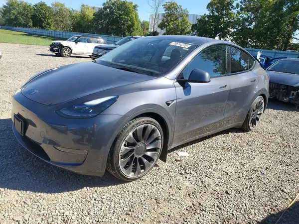 7SAYGDEF4PF904399 — 2023 Tesla Model Y, Боковая часть (Side), фото до ремонта