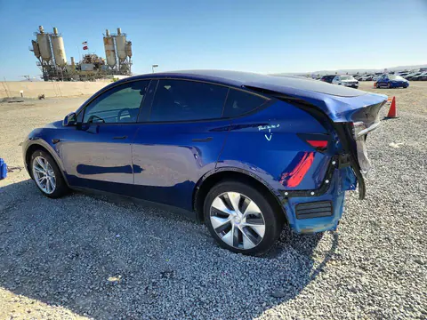 2023 Tesla Model Y VIN 7SAYGDED3PF947095 фото 2