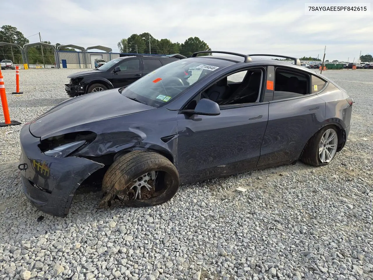 2023 Tesla Model Y VIN 7SAYGAEE5PF842615 фото 1