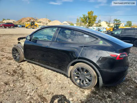 2023 Tesla Model Y VIN 7SAYGAEE2PF921238 фото 2