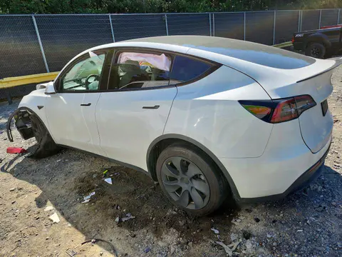 2023 TESLA MODEL Y VIN 7SAYGDEE6PF672573 фото 2