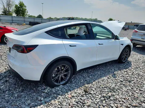 2024 TESLA MODEL Y VIN 7SAYGDEE6RA296103 фото 3