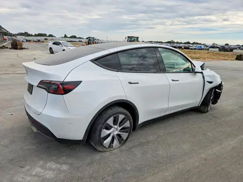 2024 TESLA MODEL Y VIN 7SAYGDED2RF035707 фото 3