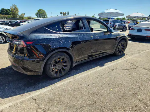 7SAYGAEE7RF983401 — 2024 Tesla Model Y, фото 3 с аукциона Copart 29.09.2026, Подтопление