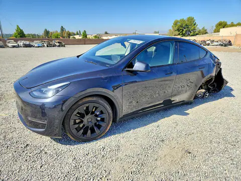 7SAYGAEE8RF041468 — 2024 Tesla Model Y, Боковая часть (Side), фото до ремонта
